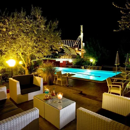 Duparc Hotel 3*